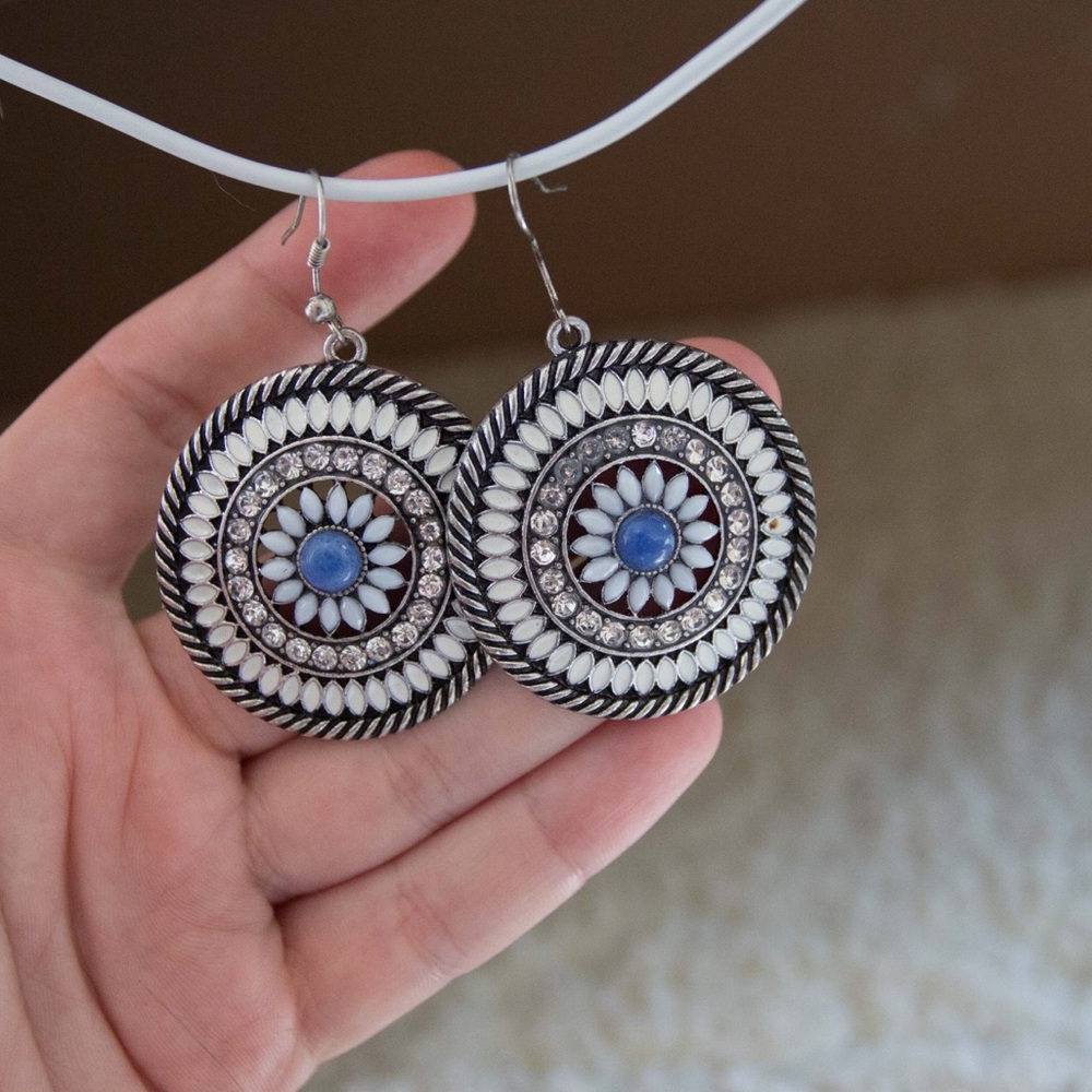Circular drop earrings with multiple colors